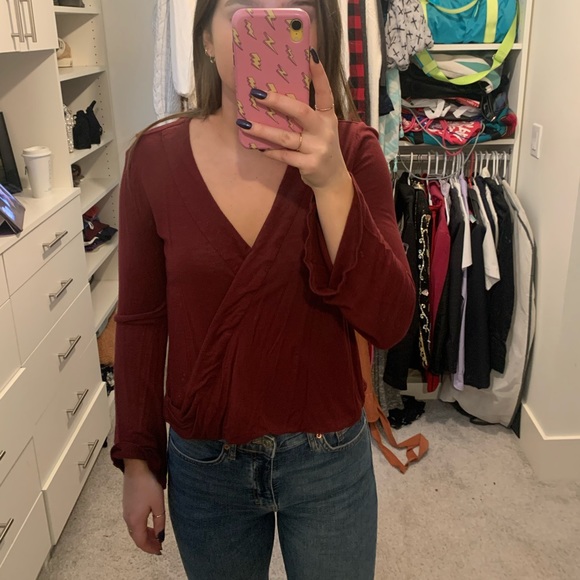 Maroon/red top - Picture 1 of 3